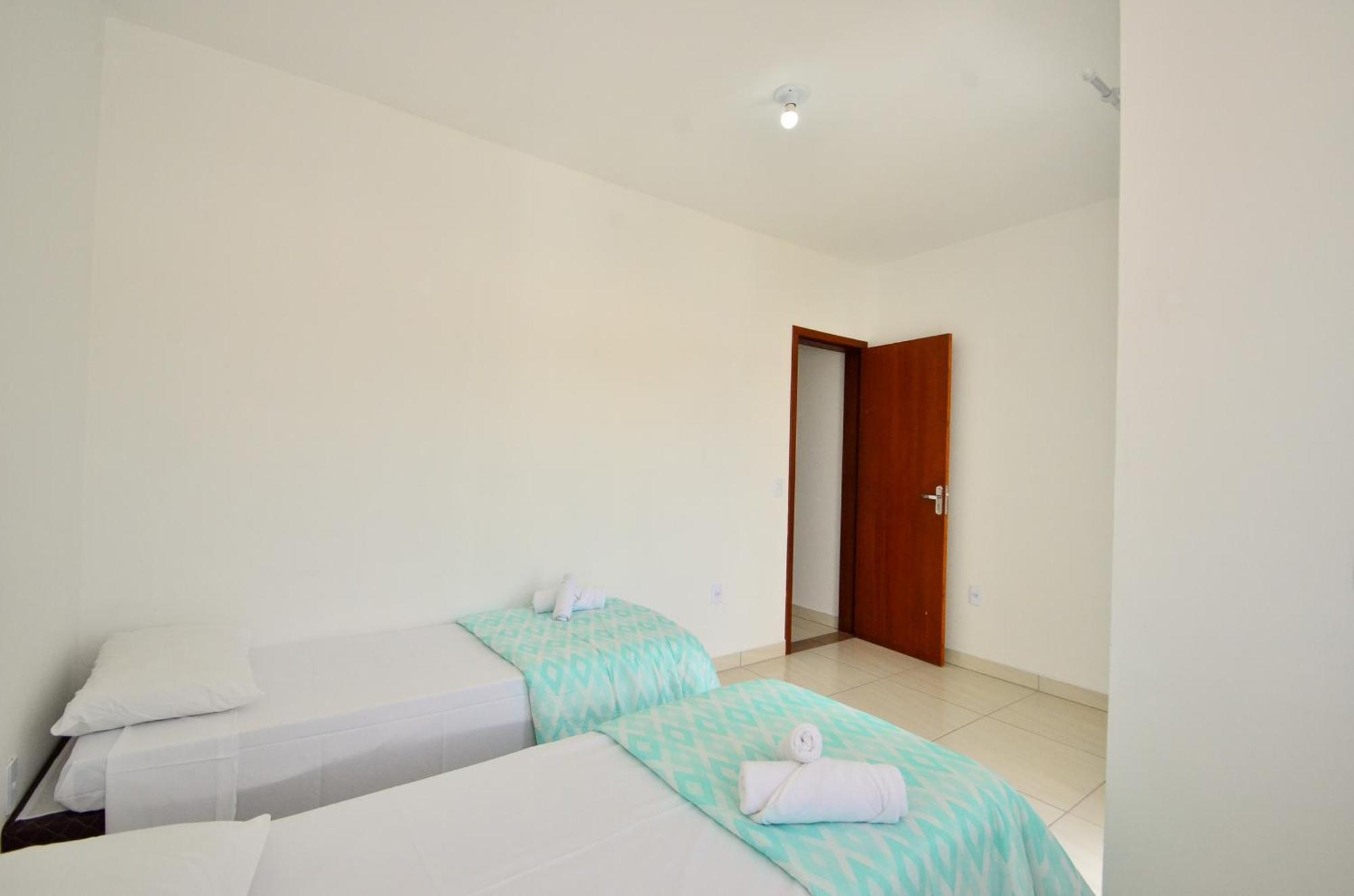 Sobrado Bem Iluminado, 5 Hóspedes, 15 Minutos Da Praia N1430 Apartamento *